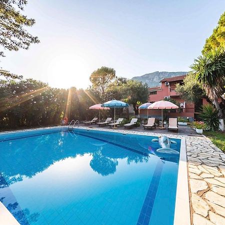Mimosa Apartments With Pool باليوكاستريتسا المظهر الخارجي الصورة