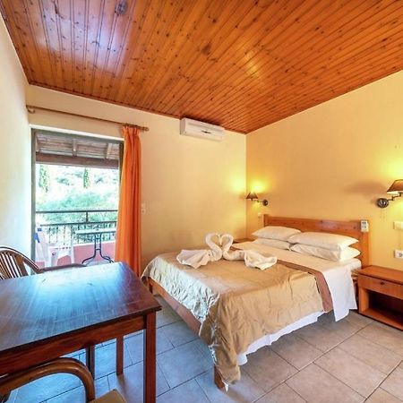 Mimosa Apartments With Pool باليوكاستريتسا المظهر الخارجي الصورة