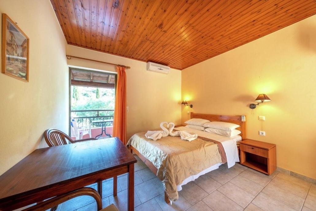 Mimosa Apartments With Pool باليوكاستريتسا المظهر الخارجي الصورة